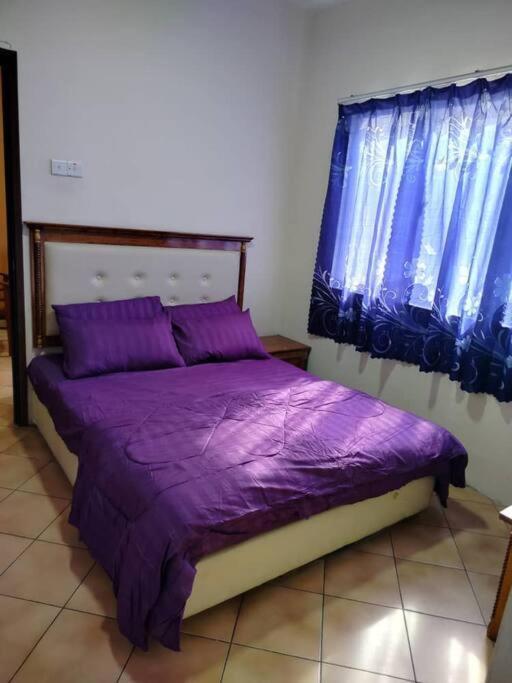 Homestay Elina - Cheap And Cosy Порт-Диксон Экстерьер фото